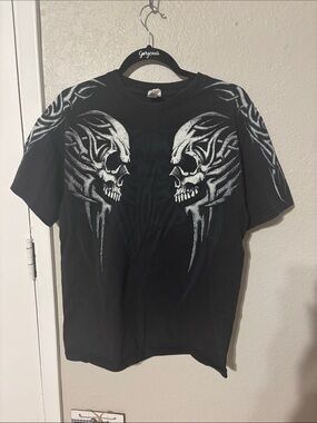 Delta Black pro weight Short Sleeve Tee with Silver Skull Graphics